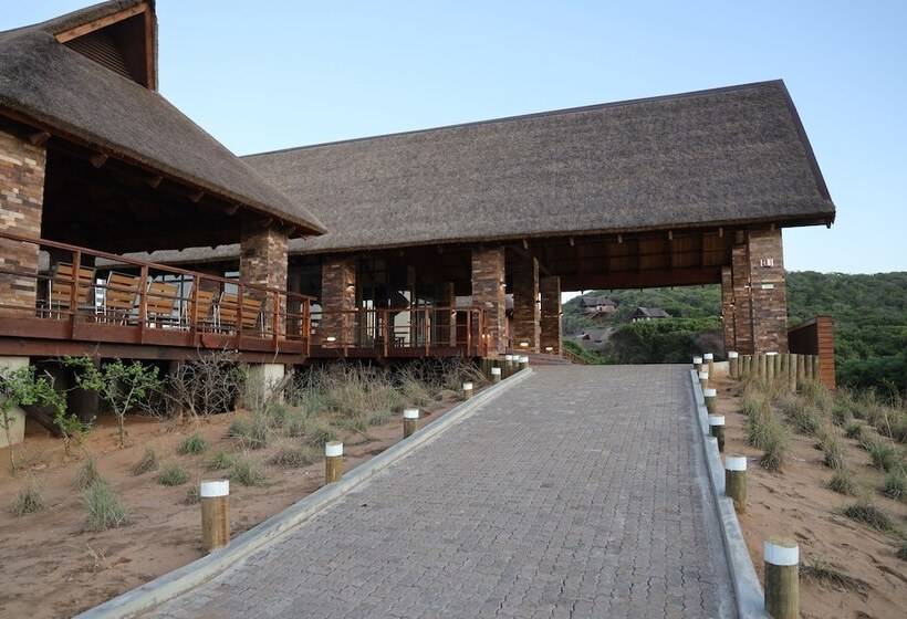 Montebelo Milibangalala Bay Resort