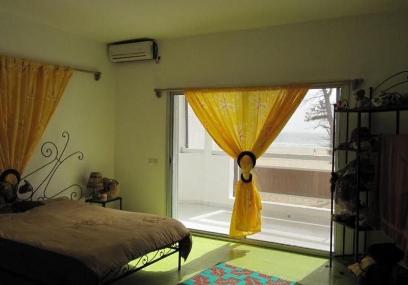 פנסיון Eden Beach Saint Louis