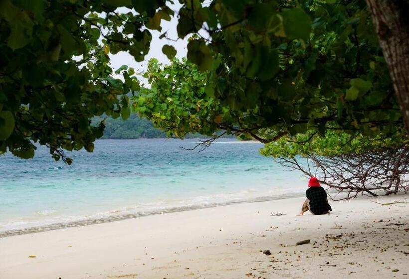 بنسيون Nikki Peucang Resort