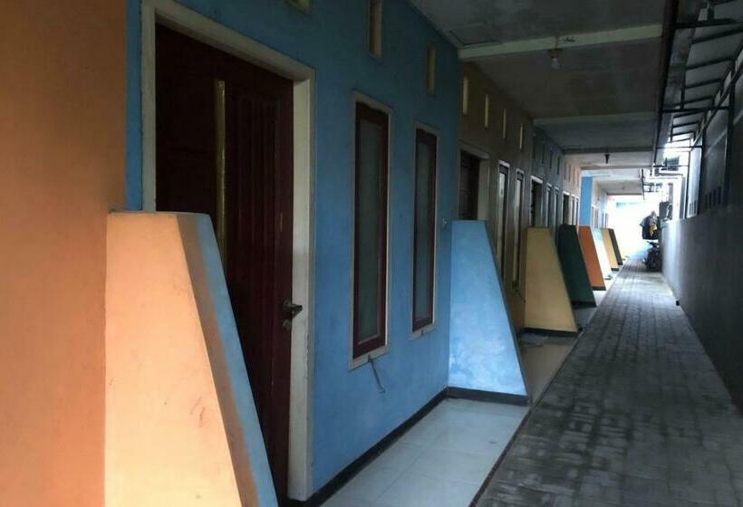 بنسيون Rahayu Guest House