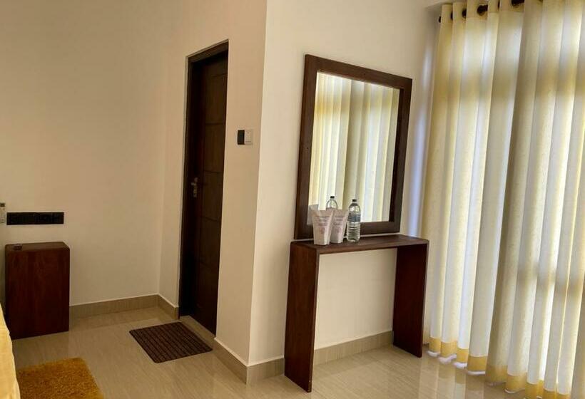 Пансион Theon Resort