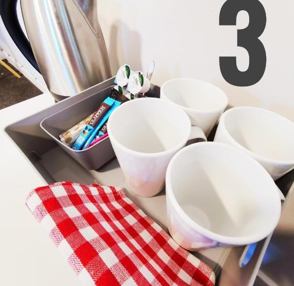 Общежитие Rooms On The High Street