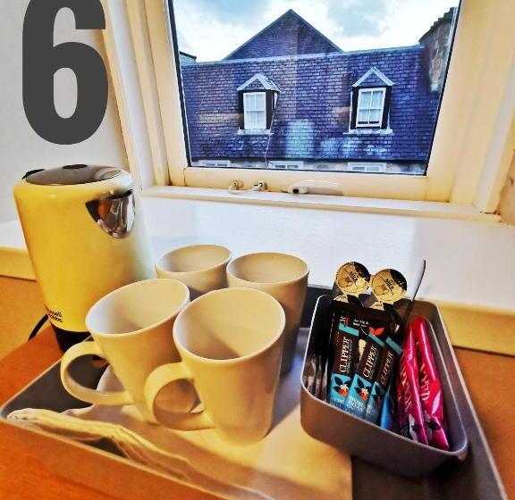 Общежитие Rooms On The High Street