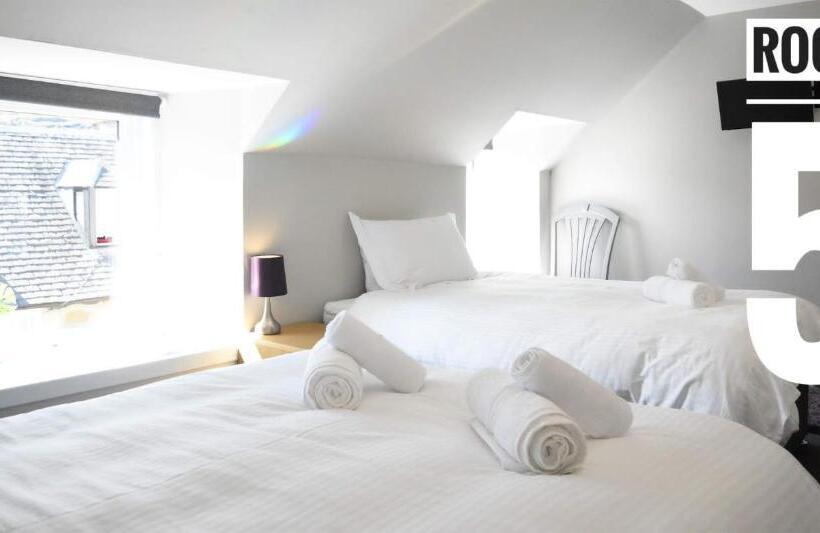 Общежитие Rooms On The High Street