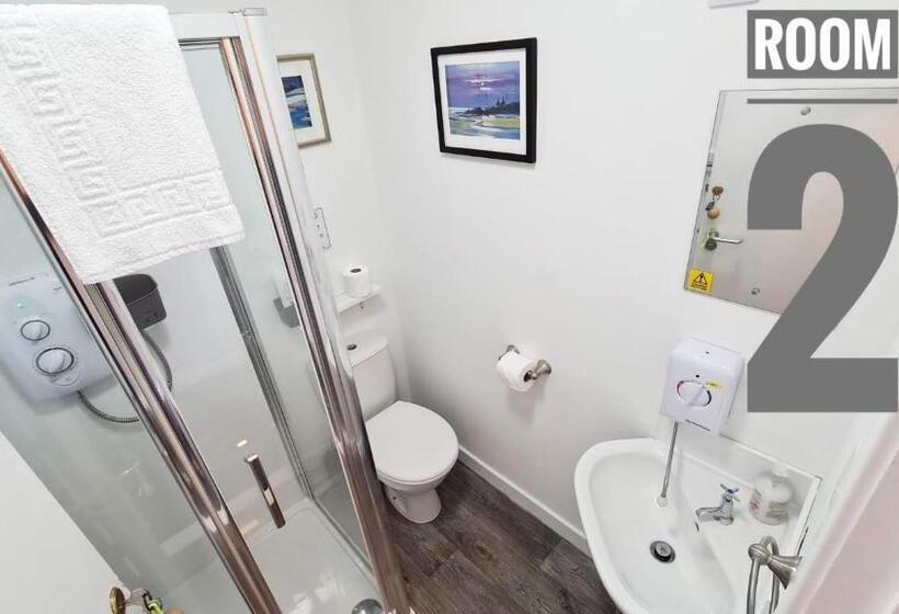 Общежитие Rooms On The High Street