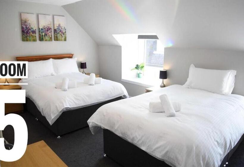 Общежитие Rooms On The High Street