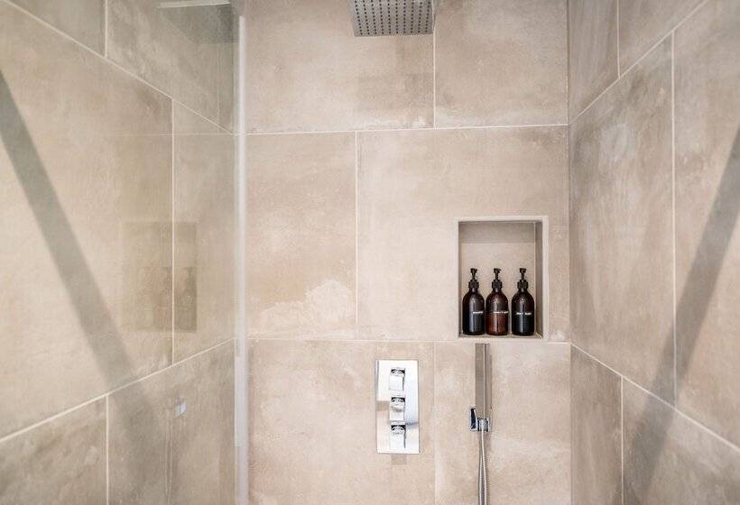 Bed and Breakfast Doghouse Margate