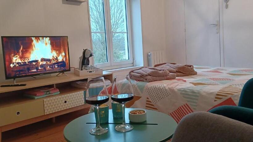 مبيت وإفطار La Carte Postale