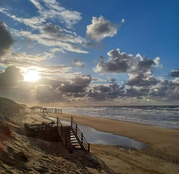 مبيت وإفطار La Carte Postale