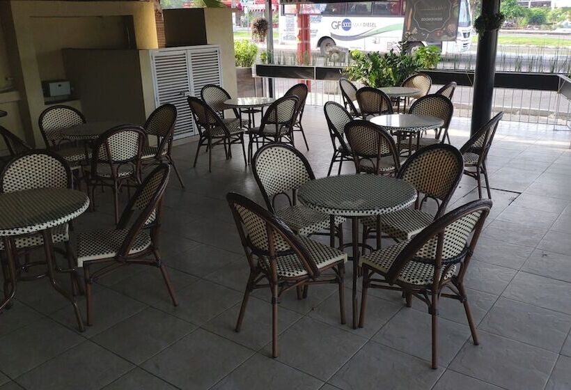 هتل Caracoles Colima