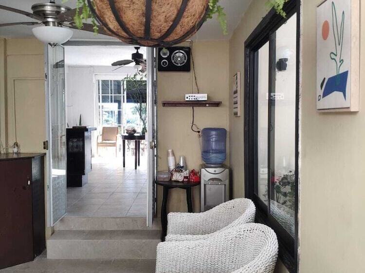 هتل Caracoles Colima