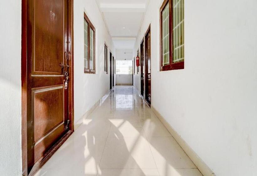 فندق Flagship Airport Inn