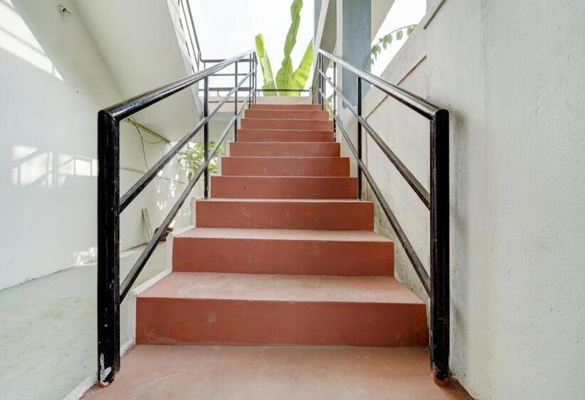 فندق Flagship Airport Inn