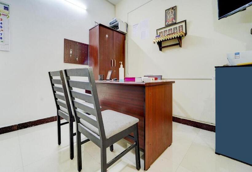 فندق Flagship Airport Inn