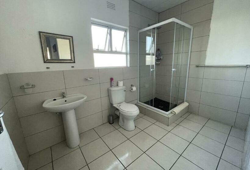 בית מלון כפרי Hinterland Lodge