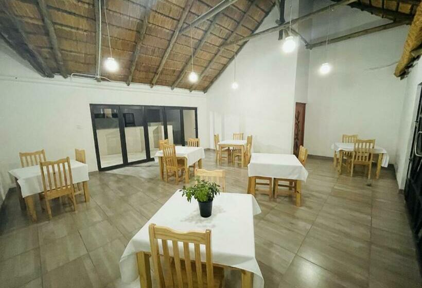 בית מלון כפרי Hinterland Lodge