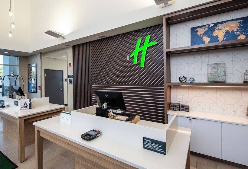 Отель Holiday Inn & Suites Detroit   Troy, An Ihg