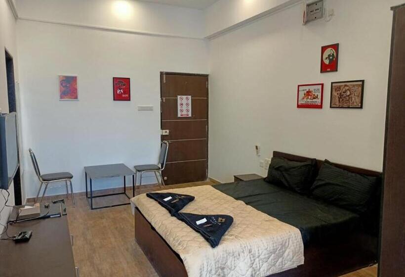 ホテル Ivy Pali Studio Rooms , Dhokshet