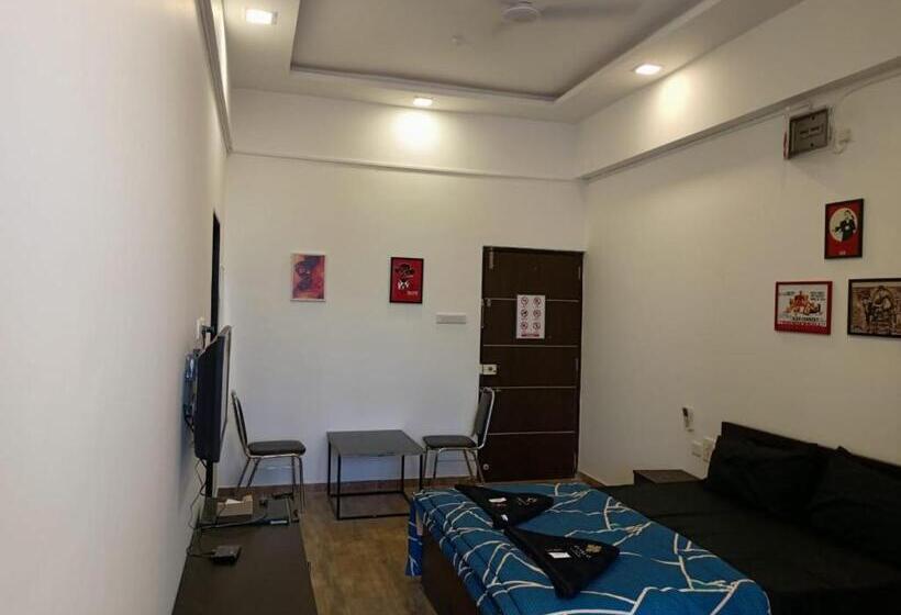ホテル Ivy Pali Studio Rooms , Dhokshet