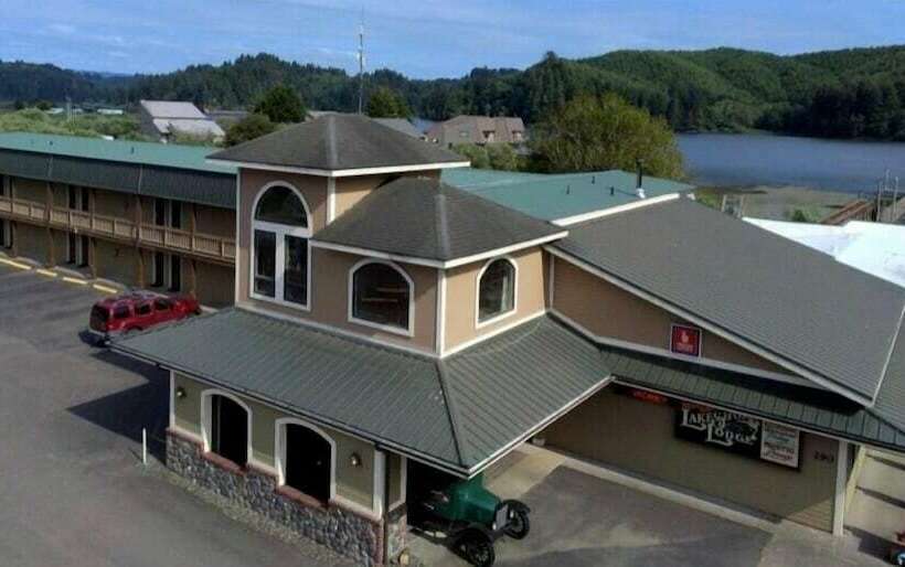 호텔 Lakeshore Lodge