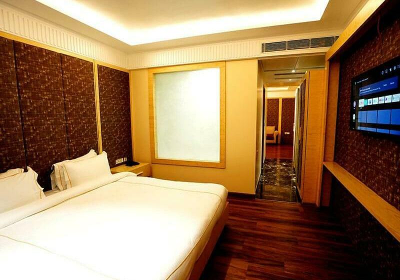 Отель Magic Leaf