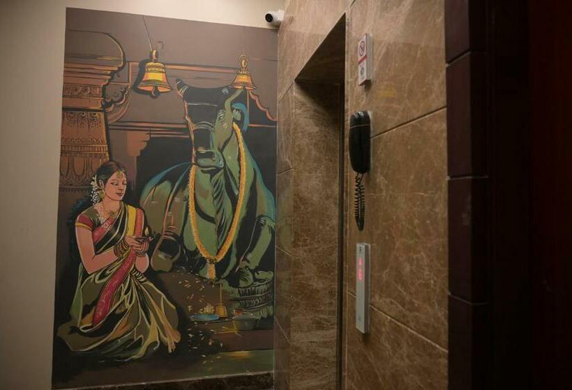 Отель Magic Leaf