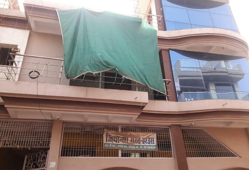 Отель Oyo 85305 Jiyanshi Guest Houses