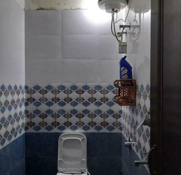 Отель Oyo 85305 Jiyanshi Guest Houses