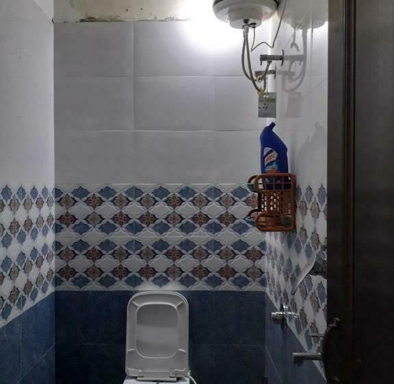 Отель Oyo 85305 Jiyanshi Guest Houses