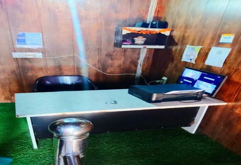 فندق Oyo 85481 Kings Inn