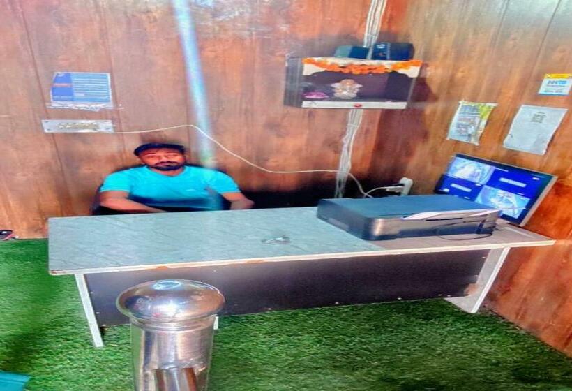 فندق Oyo 85481 Kings Inn