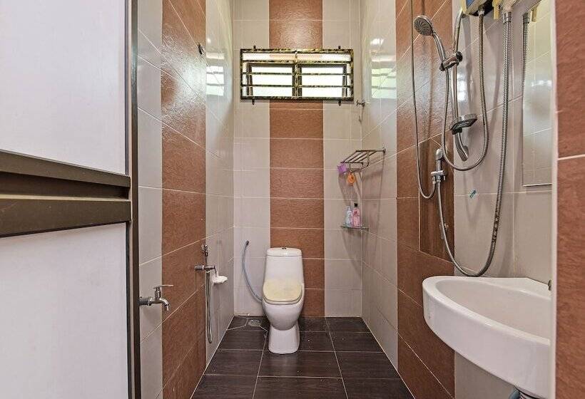 فندق Oyo 90448 Nurbayu Guest House