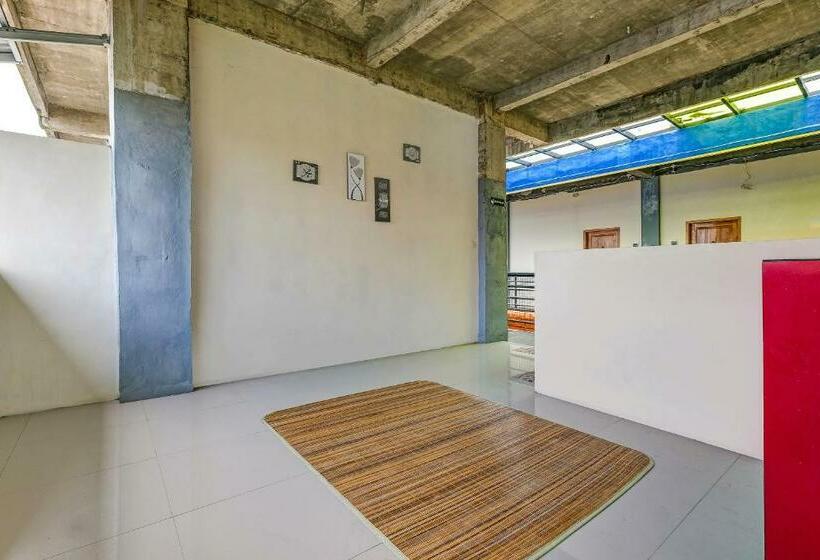 בית מלון כפרי Oyo 90905 Dangau Datuk Guesthouse