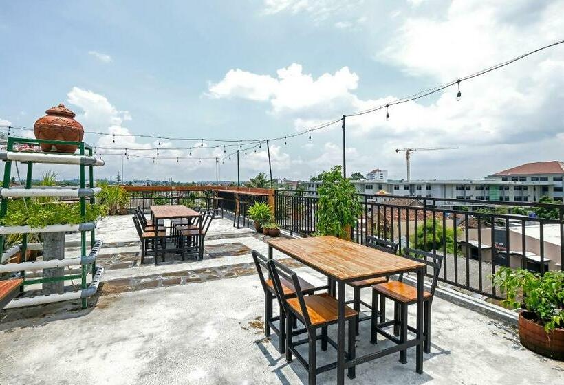 בית מלון כפרי Oyo 90905 Dangau Datuk Guesthouse