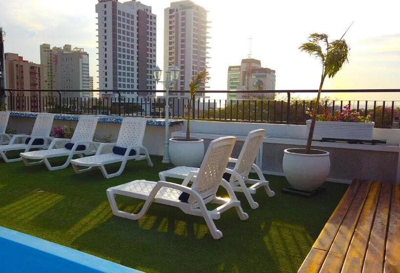 هتل Parque De Los Novios Inn