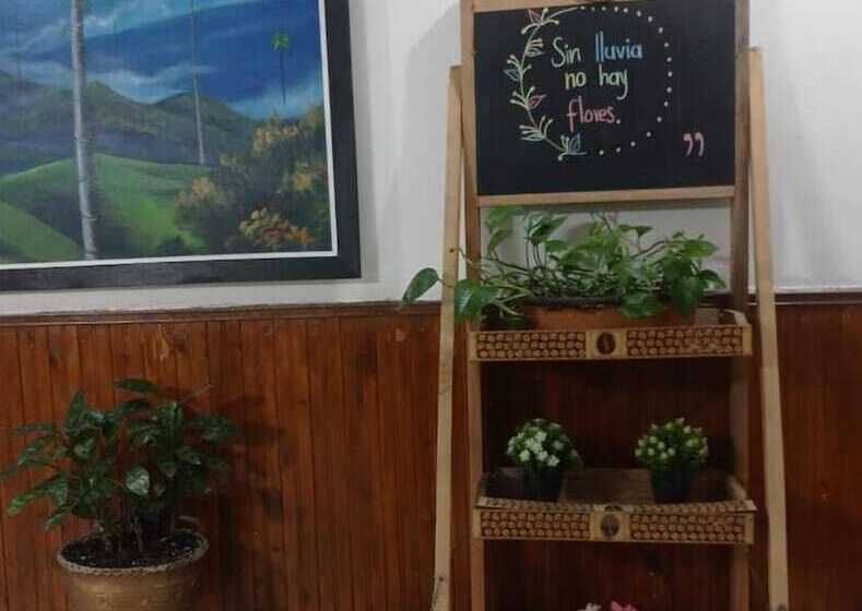 هتل Plaza Calarcá