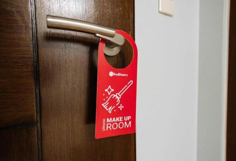 ホテル Reddoorz @ Eros Travellers Pensione