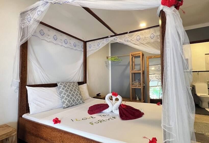 Отель Seashore Beach