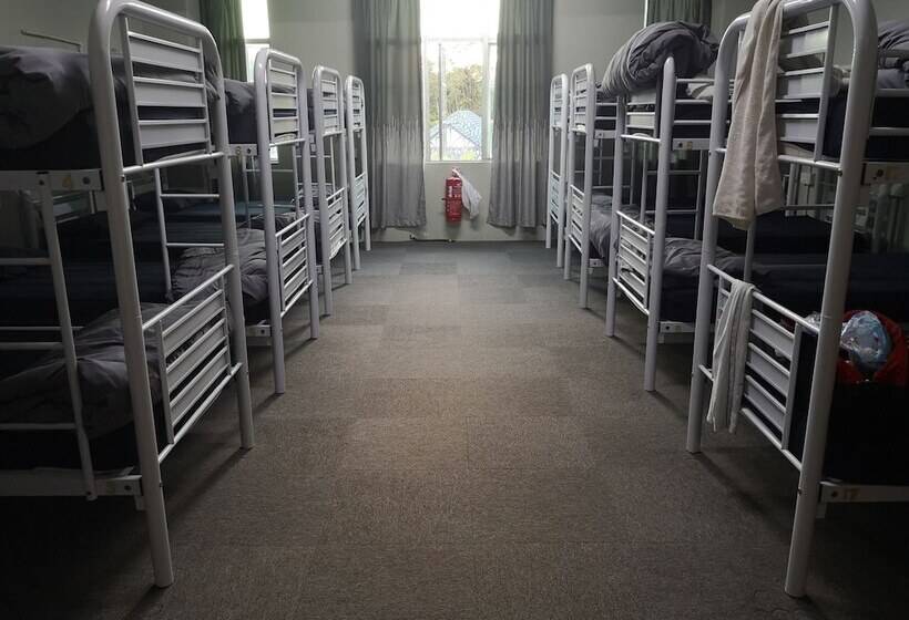 فندق Spot On 90449 Bed Station Guest House Dormitory