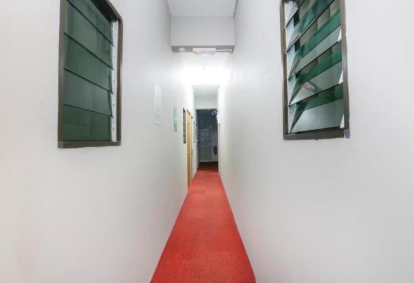 בית מלון כפרי Spot On 90449 Bed Station Guest House Dormitory