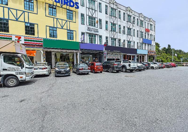 בית מלון כפרי Spot On 90449 Bed Station Guest House Dormitory