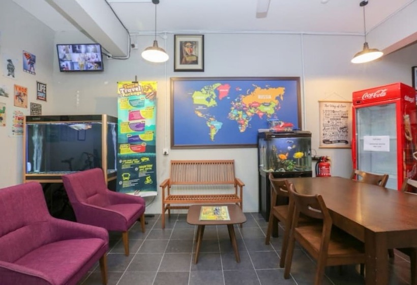 فندق Spot On 90449 Bed Station Guest House Dormitory