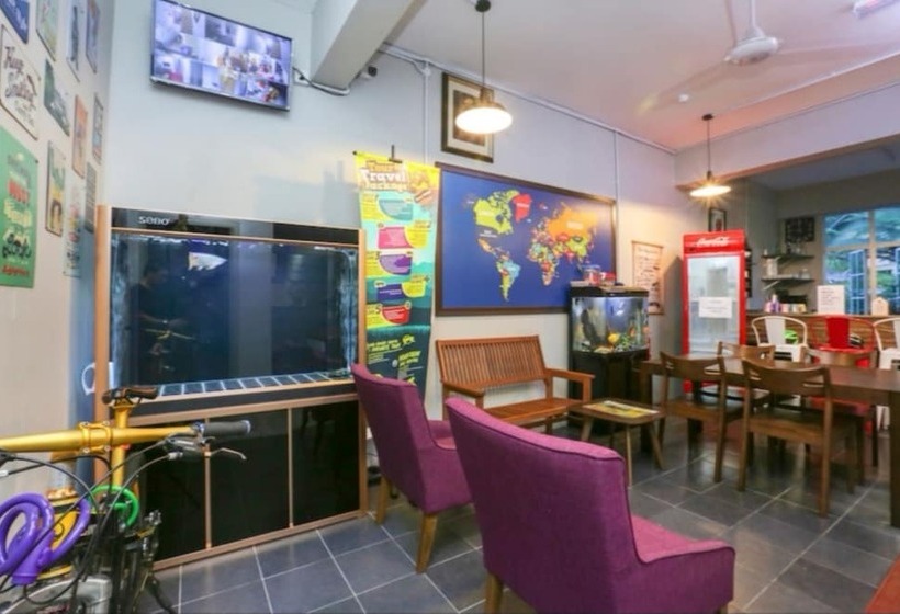 فندق Spot On 90449 Bed Station Guest House Dormitory