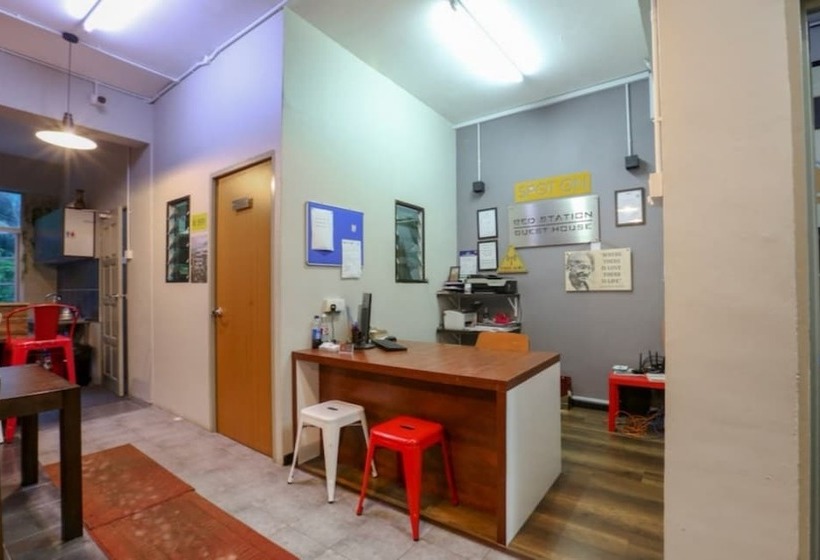 בית מלון כפרי Spot On 90449 Bed Station Guest House Dormitory