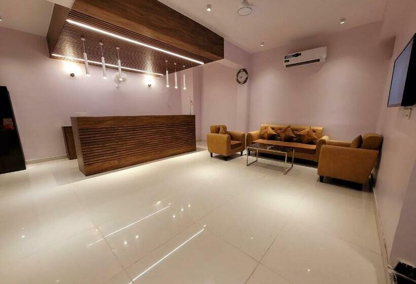 Stiltstay Hotel, Greater Noida