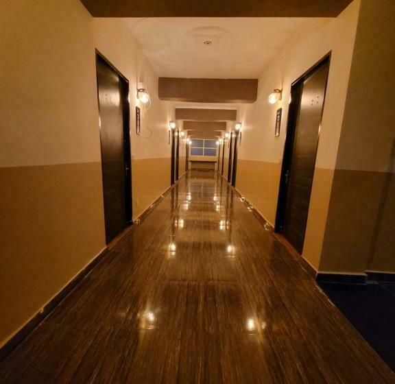 Stiltstay Hotel, Greater Noida