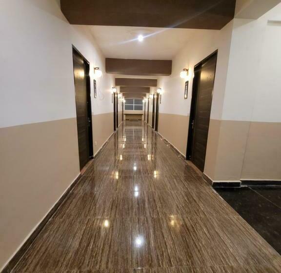 Stiltstay Hotel, Greater Noida
