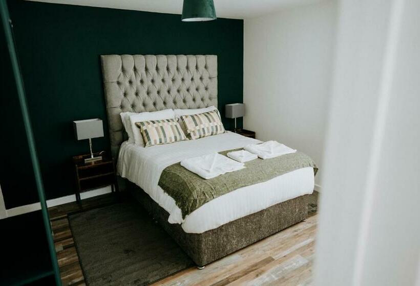 בית מלון כפרי The Lodge By Cefn Tilla