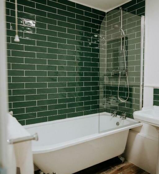 בית מלון כפרי The Lodge By Cefn Tilla