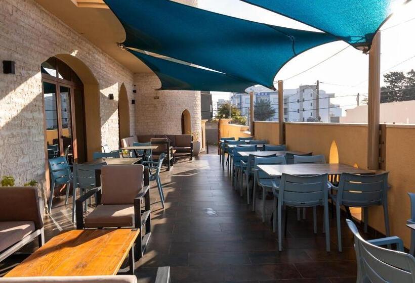 Mahdia Baghdadi Laourient Apartments, Restaurant, Café